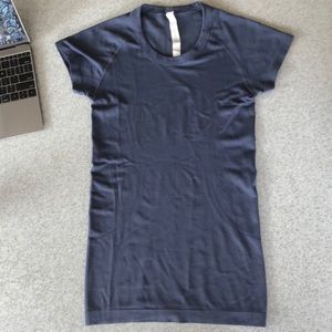 Lululemon Swiftly Tech Short Sleeve Sz 4